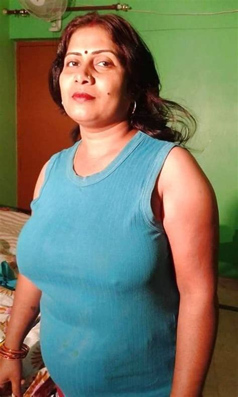 desi bhabhi nude photo|Hot desi bhabhi big boobs porn pics